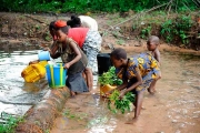 Se consumen más de 280 litros de agua por persona en un día